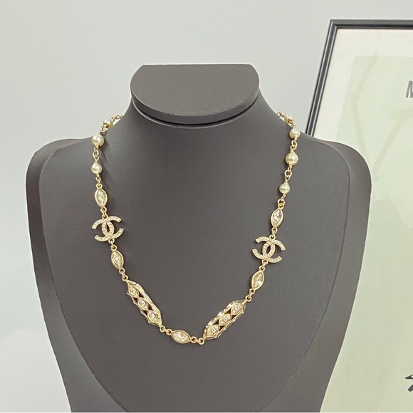 CHANEL Gold and Pearl Necklace with Iconic Accents - Picture 3 of 7